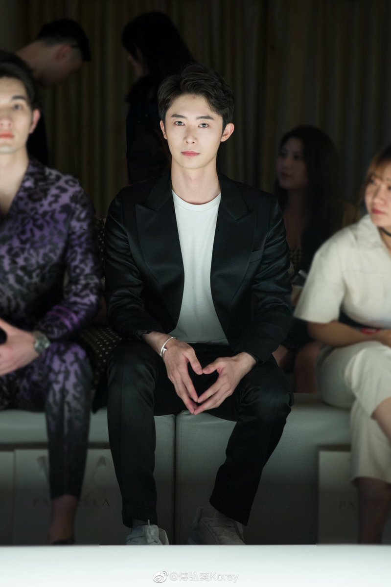 yaomingming1997's tweet photo. ➳190614
傅弘奕Korey Weibo update 
The black suit succeeded in concealing the fact that I’ve recently tanned 💦 
[#傅弘奕 #FuHongYi ] ♡ https://t.co/djIHhfqgfA