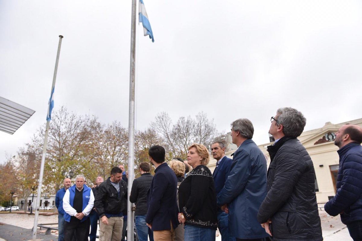 gbmonzo's tweet photo. Acompañando a nuestros Veteranos de guerra en el acto de Homenaje en Memoria de los argentinos que dieron sus vidas en la Guerra por la Recuperación de las Islas Malvinas, a 37 años de su finalización https://t.co/ChxEtGU9tT