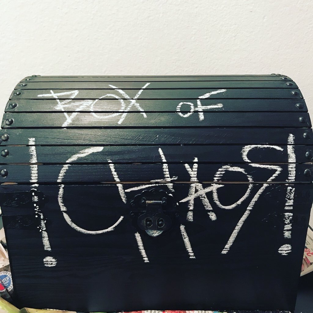 TwelveWood's tweet photo. @ImAdamHawk I hope you guys kept this.
#JimRomeInTheHallOfFame
#BoxOfChaos https://t.co/lQveYNLMBX