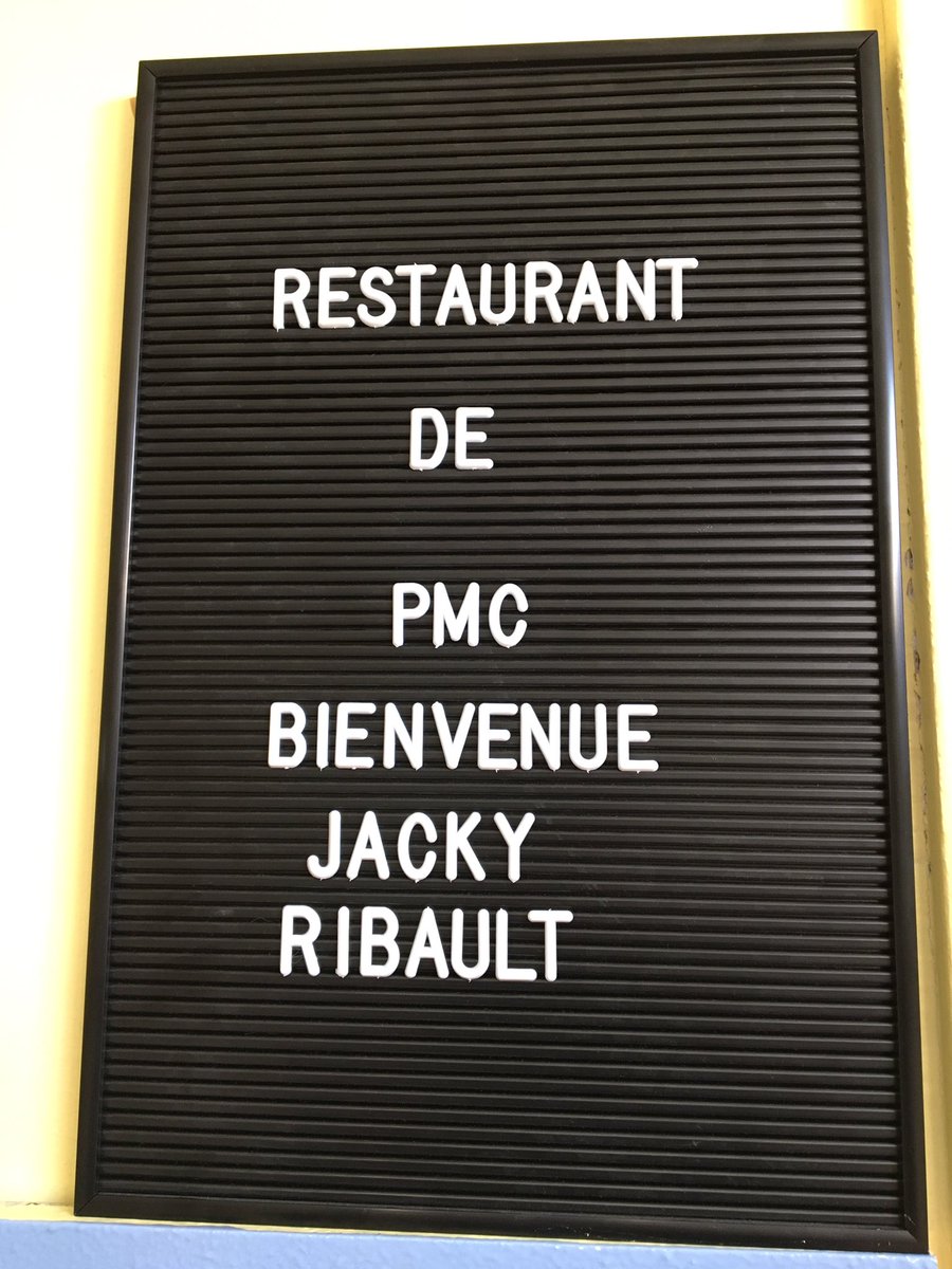 quiritcurie's tweet image. Nous préparons la classe pour recevoir et préparer un déjeuner à monsieur Jacky Ribault ! #classedugout