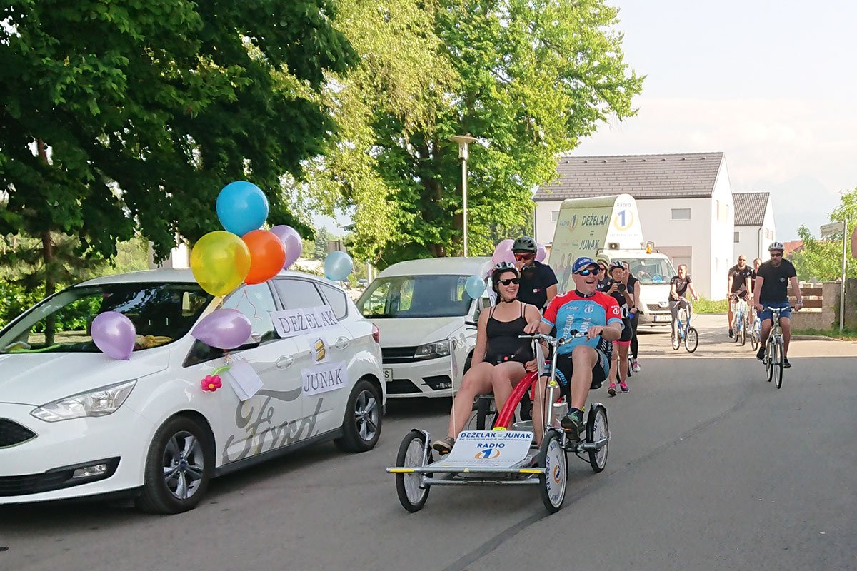 Mi smo že podprli vseslovensko dobrodelno akcijo <a href="/Radio1SLO/">Radio 1</a> 1 za pomoč otrokom iz socialno šibkejših družin. 🙌 Bi jo tudi vi? Pošljite SMS Pomagam1 (1€) ali Pomagam5 (5€) na 1919 in pomagajte otrokom do počitnic na morju. ❤