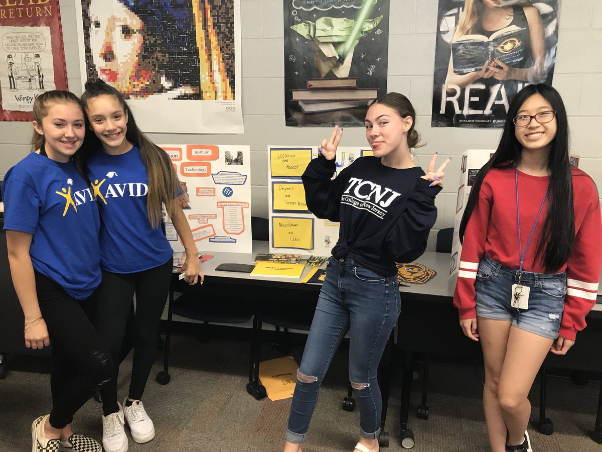 ThisIsMsSavage's tweet photo. HHMS AVID Annual College Fair @EdisonAVID  @AVIDEasternDiv @avid https://t.co/DvqNzwgnIc