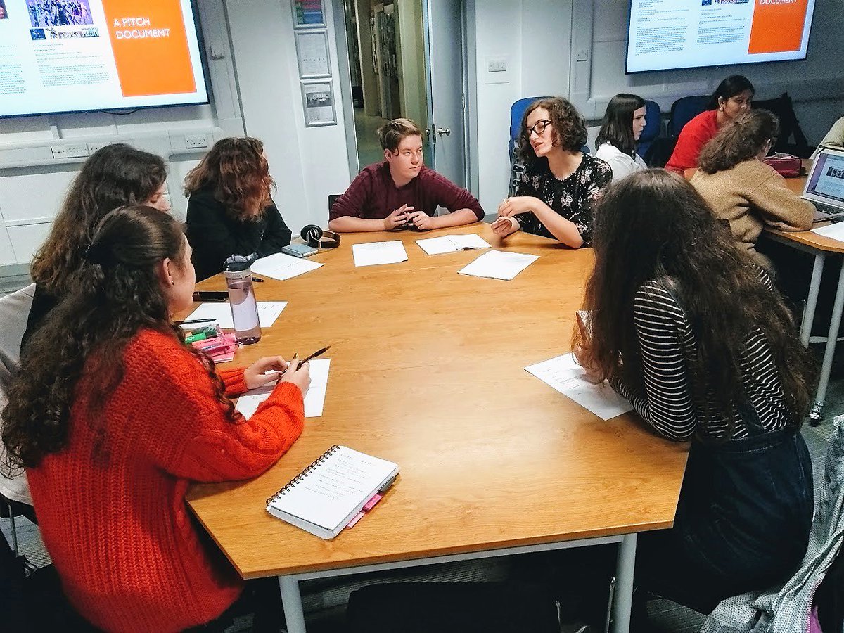 ProfTrackRU's tweet photo. It was great to welcome Bea Fitzgerald of Hachette to our final masterclass of the year!

We have had over 650 completions of the courses, masterclasses, workshops and events we have offered in 2018/19, to give our students a unique insight into different career pathways. https://t.co/3tZfVT3cTK