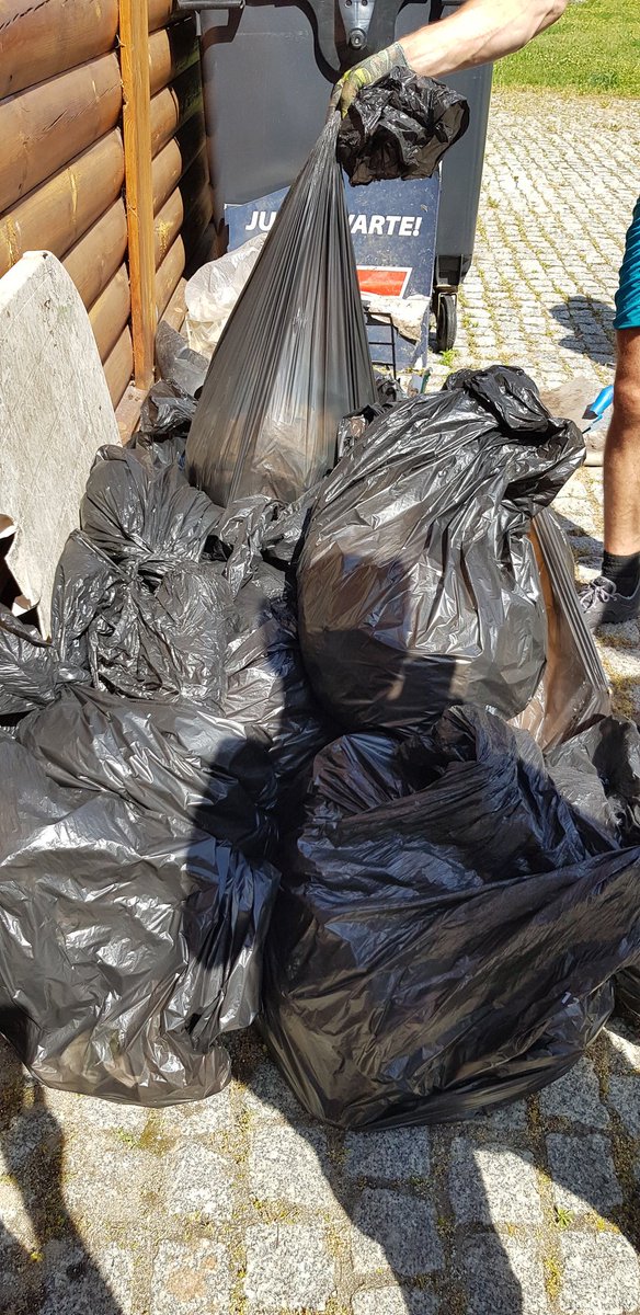 DanutaTabaka's tweet image. #Morasko może oddychać lżej  Wolontariusze #Enei posprzątali śmieci w ramach #TrashChallenge