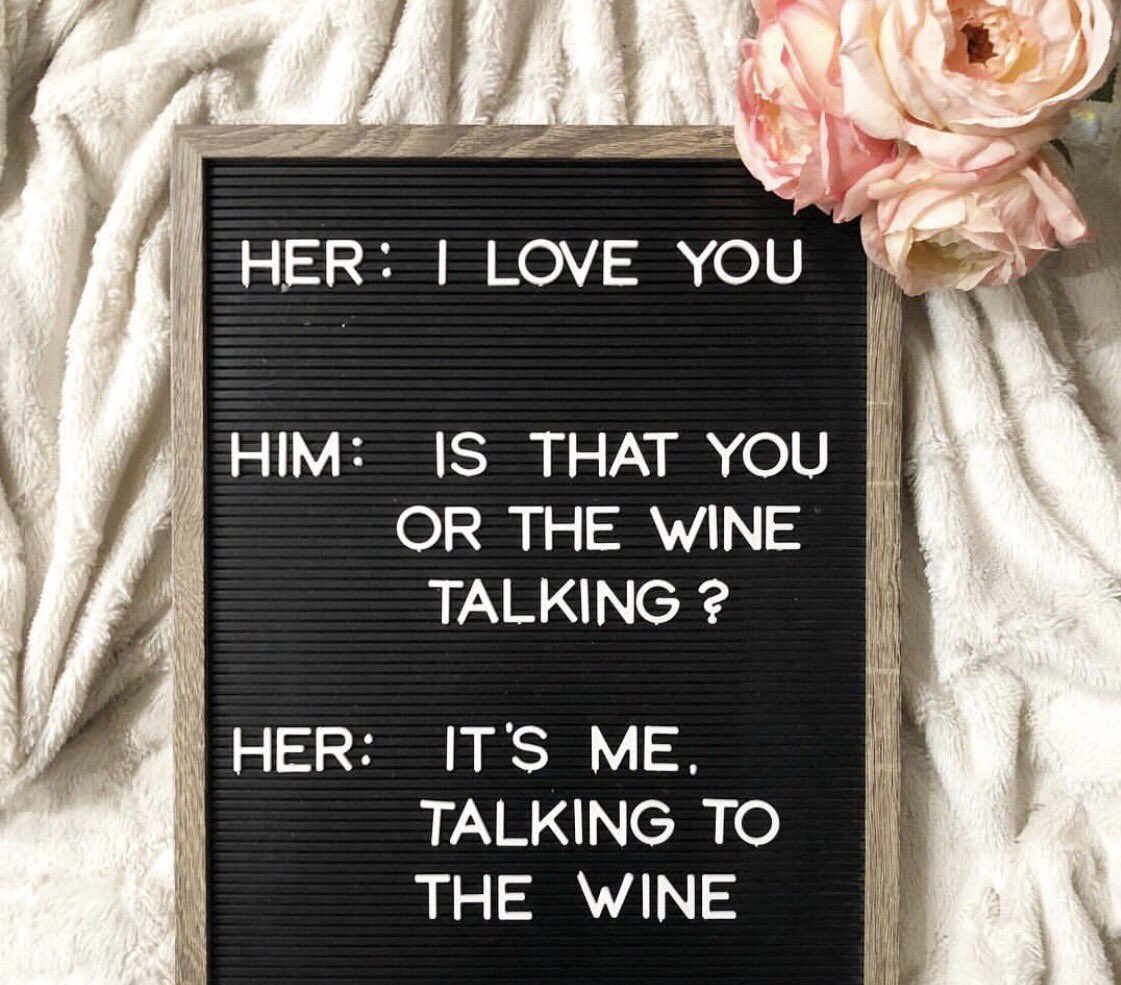 I love you, wine.⠀
⠀
📷: @fitbalancenutrition