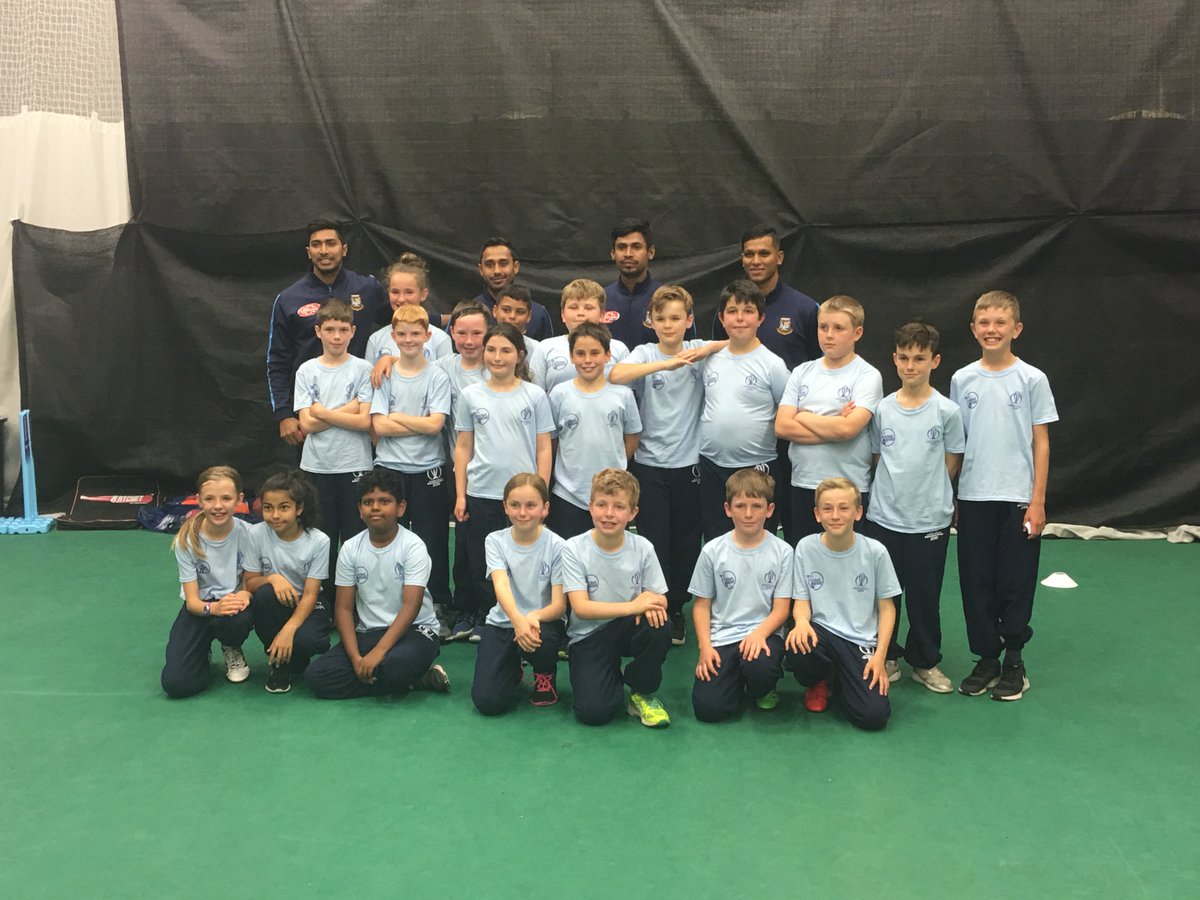 NorthTownSBM's tweet photo. @NorthTownPE @SomersetCCC @BCBtigers More photos from today's amazing experience! Thanks again to the Tigers, Scott from Somerset Cricket Club and the ICC for letting us be part of it. https://t.co/84Pq2fLzLd