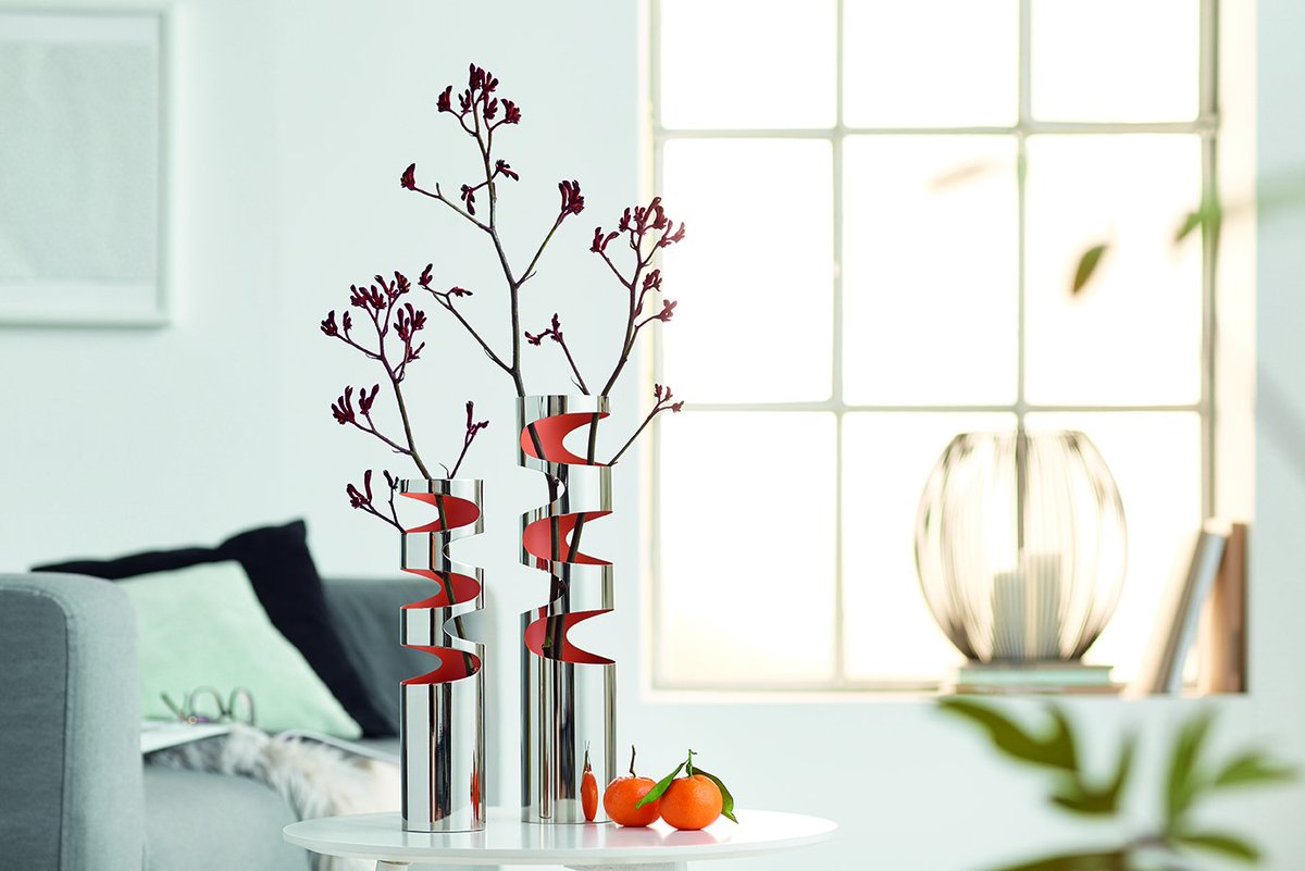 “The earth laughs in flowers”😄🌷

The contemporary style of the loom vases bring summer and joy into your home. Display your best summer flowers and bring happiness with a touch of colour in your living room.

#Flowers #summerhouse #happysummer #design