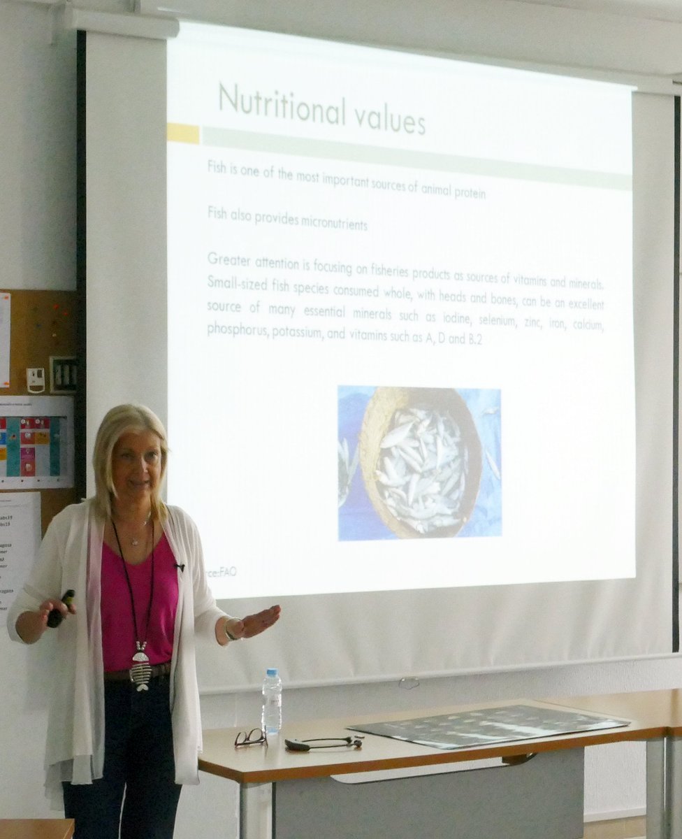 CIHEAMZaragoza's tweet photo. We are sure fish consumption amongst our @MABS_Summer students will rise after listening to @auroradeblasc brilliant talk  
@ConxemarOficial #MABS19 https://t.co/YI555oeyON