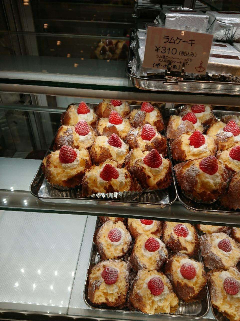 Photo阪急 阪急電鉄 名前にも愛情たくさん ママのえらんだ元町ケーキ 神戸大丸店 T Co L3pnsrd7hd 添加物やお酒を一切使わないケーキ だからこそ子供のおやつにおすすめ ざくろ は驚きの300円以下 神戸 三宮 元町 神戸大丸 元町
