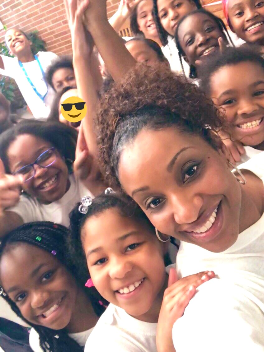 NYounger3's tweet image. #Issawrap- Held our end of the year celebration &amp;amp; awards giveaway with our amazing mentees! Stay tuned to see what’s in store for the fall for #TheQueenSociety!!  ⚠️ Warning: Great things ahead💜👑💜 @fayfayallday1 @nashaeb @spoland123 @BCPS_Mentoring @Pdavis5Davis @WVUTRICIA