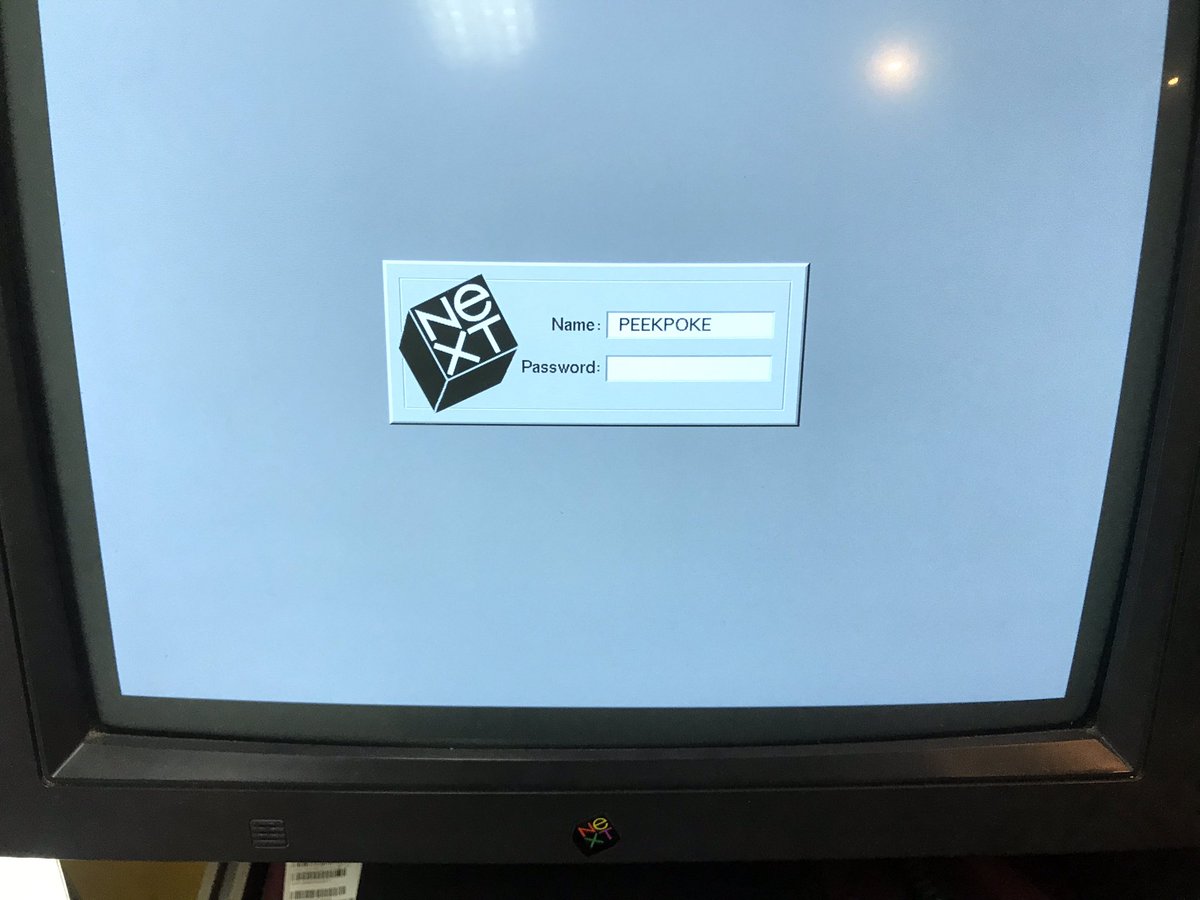 dpasaric's tweet image. Uvijek klincima ispričam i NeXT Cube priču jer je važna za toliko toga u našem digitalnom dobu. #NeXTCube @PEEKANDPOKE