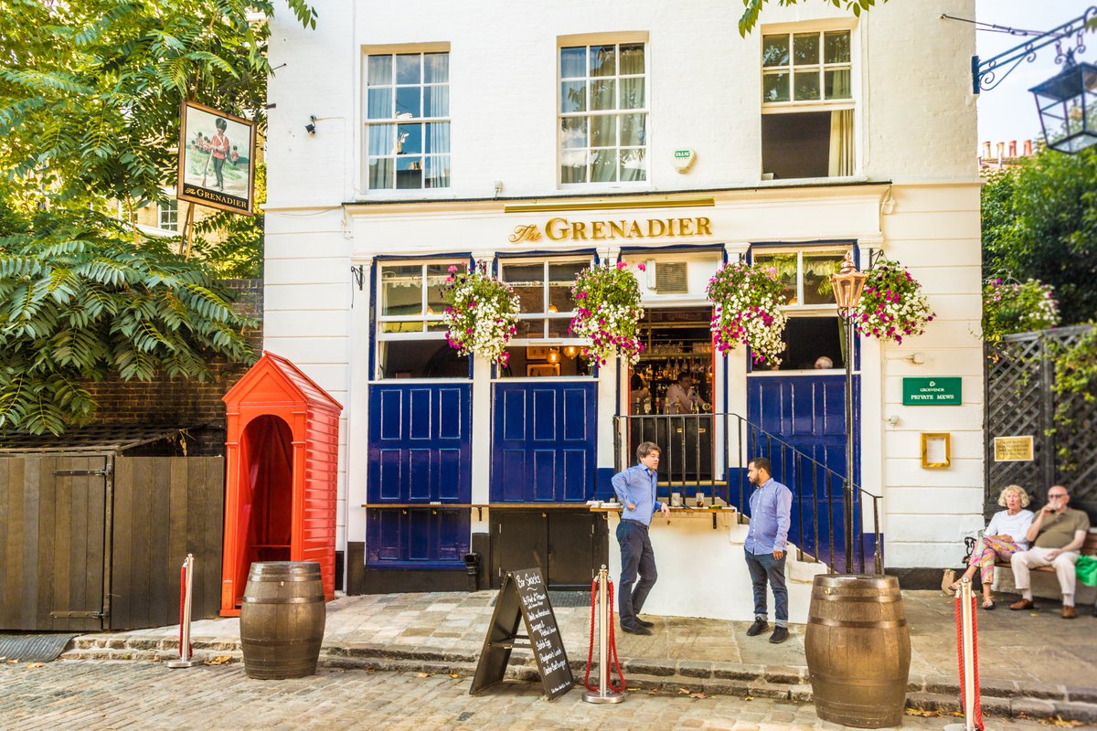 oltraveller's tweet photo. A quaint pub in Belgravia, London.
#GrenadierPub #Belgravia #London #Pub #Bar #Quaint #Drinks #Meal #Afternoon #Sunny #OT https://t.co/6LmYfMZcWc