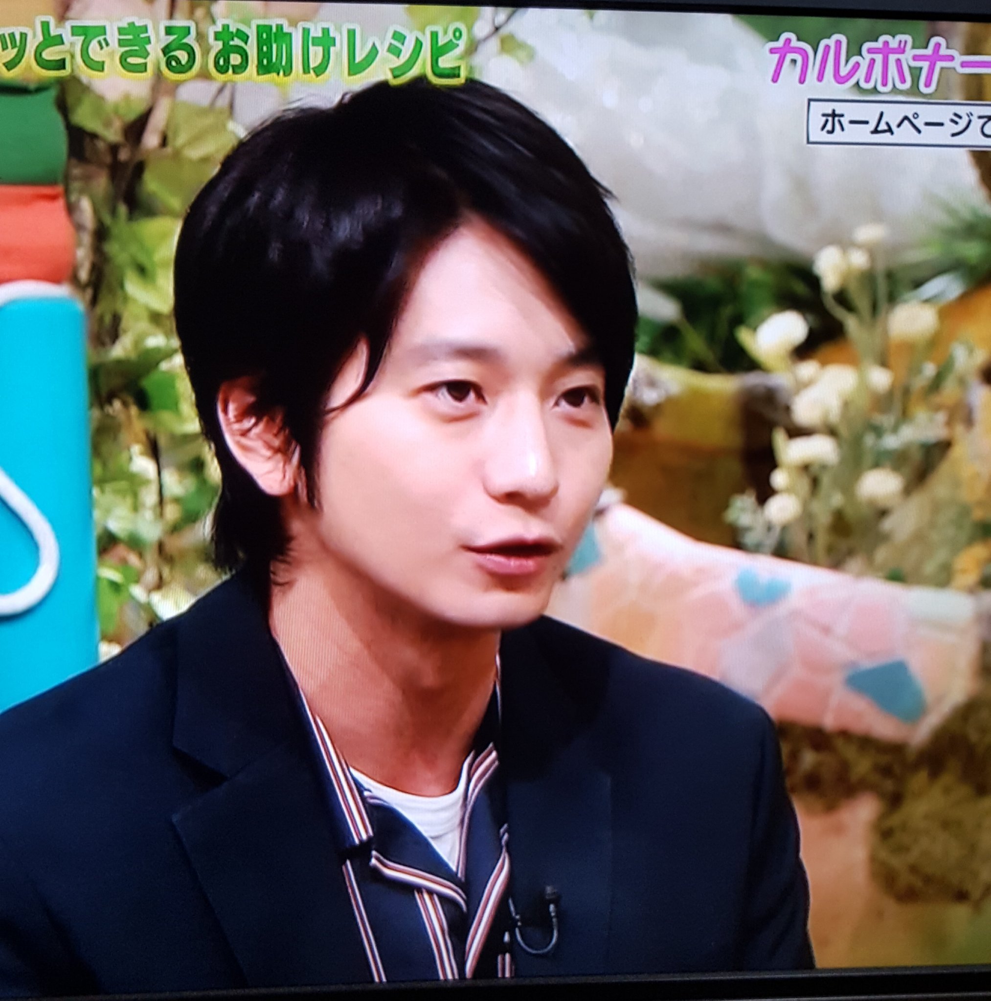 ゆうりこ 子どもの頃 毎日牛乳1リットル飲んでたと まさかクイズのキーワードにされるとは思わず 今日のキーワードは牛乳1リットル と言われて恥ずかしそうに手で顔隠す37歳2児のパパ向井理 手がキレイ 向井理 美しく青く ちちんぷいぷい