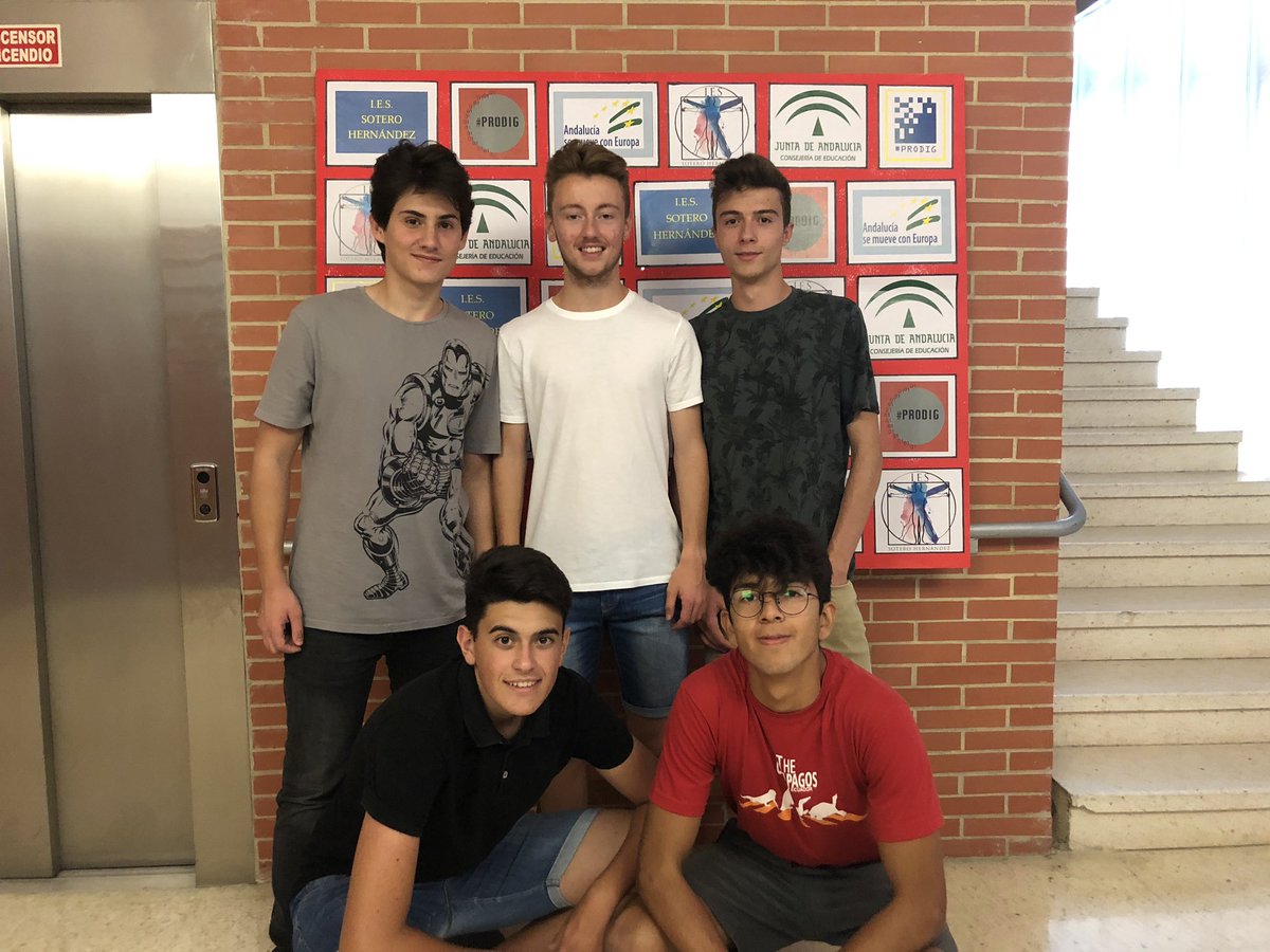 foto_51's tweet photo. ¡POR POCO! Una representación del @iesseveroochoa llamada “Élite 1” no ha podido resolver el #EscapeRoom  del @IESSoteroHdez basado en la historia de #RosalindFranklin y su #Foto51, aunque han estado cerca. https://t.co/xzJirYkllV