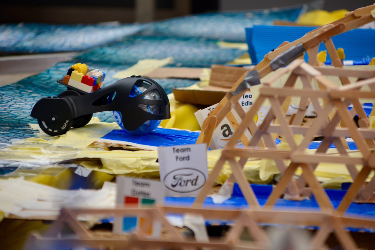 McSofason's tweet photo. Thank you for a fantastic STEAM festival @TBSWarsaw #NAEInspiredbyMIT #STEAM #naisdublin #NAEEME #BeAmbitious #NAESTEAMFestEME https://t.co/cl0s8YhnQ1