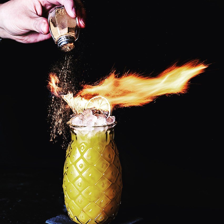 ¡Planes para fin del semana en Madrid! En #elmundofinanciero os cuento más sobre los cócteles de autor de Holy Mary Madrid que además se acompañan de una gastronomía de calidad para picar en un sitio espectacular. #planmadrid #thecoolplan elmundofinanciero.com/noticia/82182/…