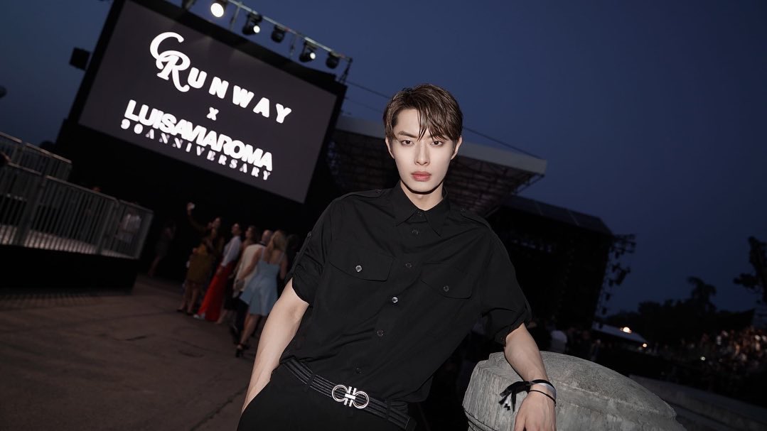 [PIC] 190614 Mu Ziyang Instagram

Congrets to the amazing show，the 90’s. Thank you for having me in Florence. @.luisaviaroma  @.andreapanconesi @.carineroitfeld

#ONER #MuZiyang #木子洋 (1/2)