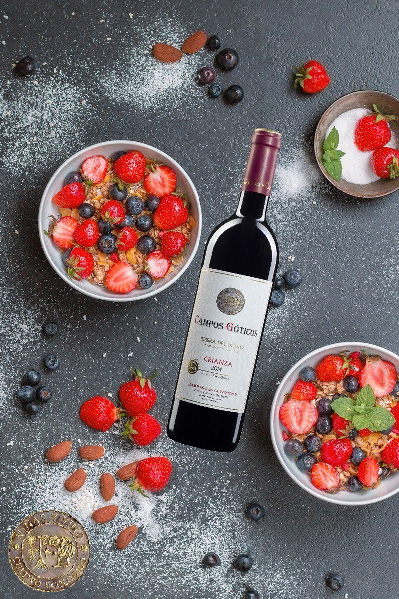 Tal vez esta sea la sorpresa que andas buscando para tu próximo brunch en casa. Muesli y un buen vino...¡Triunfarás!

Celebra tu fin de semana con Campos Góticos Crianza.

El vino hace que la vida sea más divertida, y compartido vale por dos.

#maridaje #winetasting #winelovers