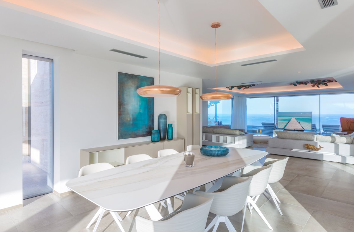 Porcelanosa_EN's tweet photo. ✹ Une villa de rêve à Jávea ✹
.
Le constructeur @MiralboUrbana a intégré les collections de #Porcelanosa, @venis_design , #Gamadecor, @NokenDesign et @KRION_DESIGN dans les principales pièces de la maison. ↠https://t.co/88a1u4S8YA
#architecture #Projects https://t.co/SR09ubQlXp
