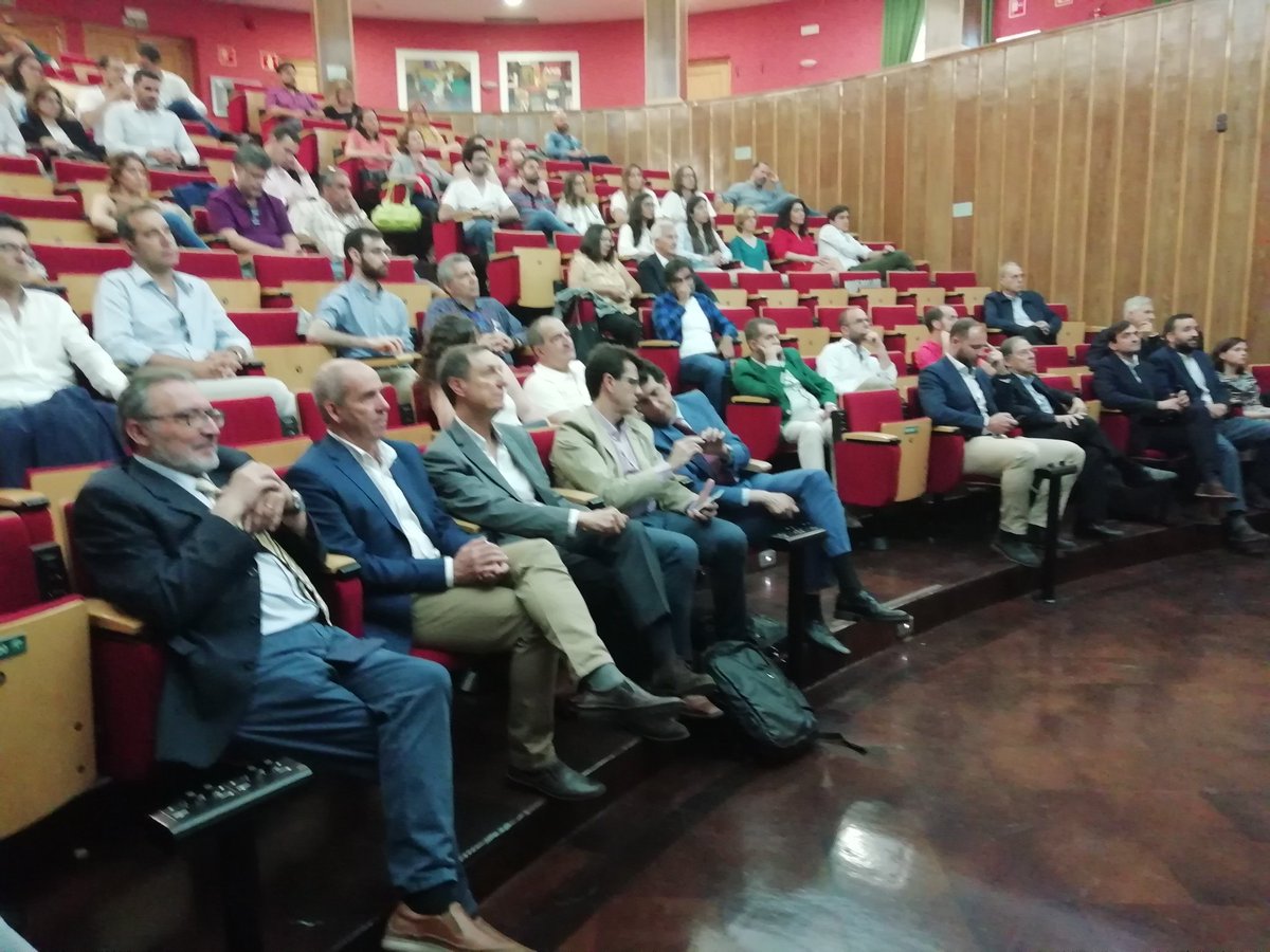 hospital_hvn's tweet photo. Cardiología @hospital_hvn a la vanguardia de técnicas que mejoran la vida de los pacientes. @ArritmiasGr @miguelalvarlop referente para aplicar estimulación hisiana para afecciones cardíacas graves https://t.co/XTLzvZHcH3