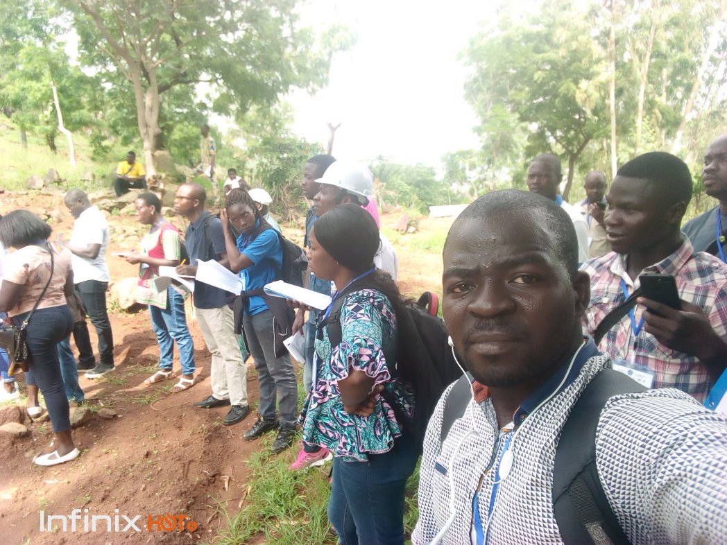 charleskolou's tweet photo. J4 de l'atelier de formation sur l'amenagement et la gestion des #écosystèmes pour l'adaptation au #ChangementClimatique dans le bassin de la #Volta #ABV. Visite de terrains, échange avec les #maraichers 
@ahiafor05 @GwpWaf @AJEVES1 @JveLome5 @Geo_Univlome @Franck_Akouete https://t.co/yhr5zZqmbO