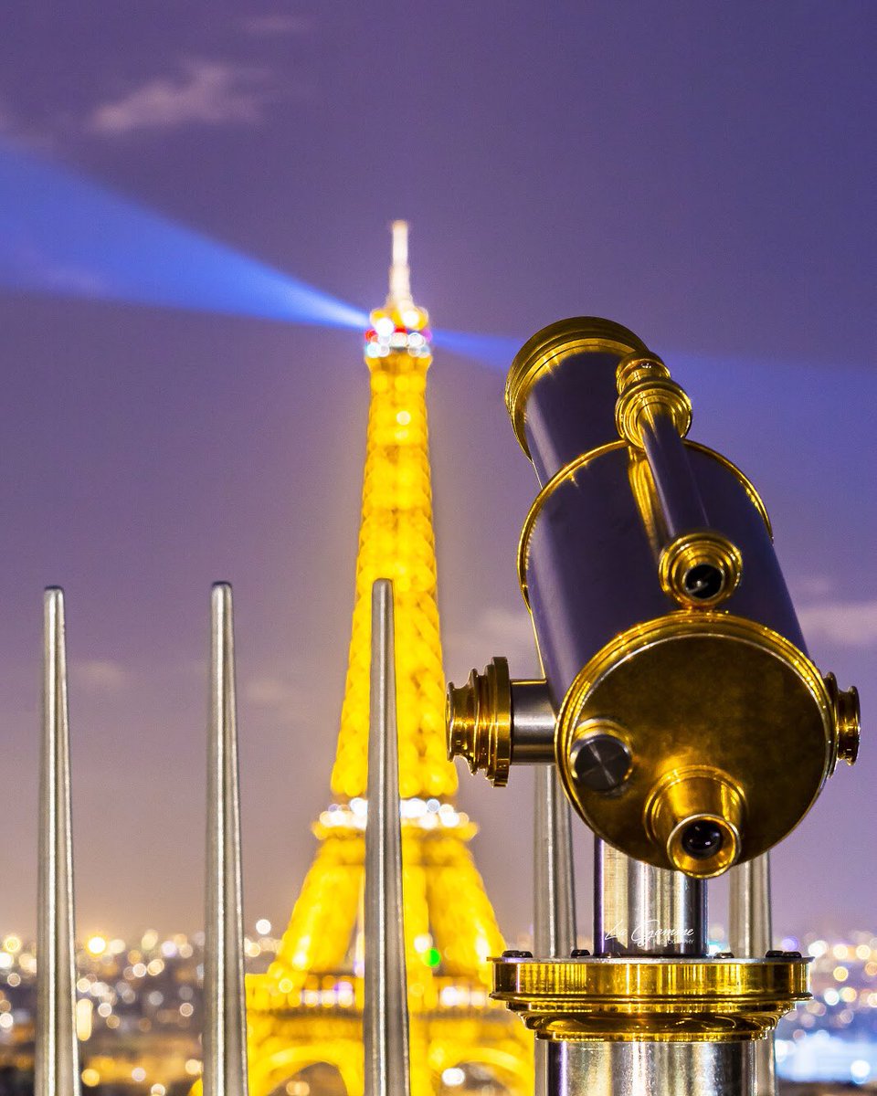 #EiffelTower by night - #Paris
**************************************
#toureiffel #eiffelofficielle  #parisjetaime #france #nikonfrance #nikoneurope #nikon #nikonfr #arcdetriomphe #photographie #photography #nightphotography