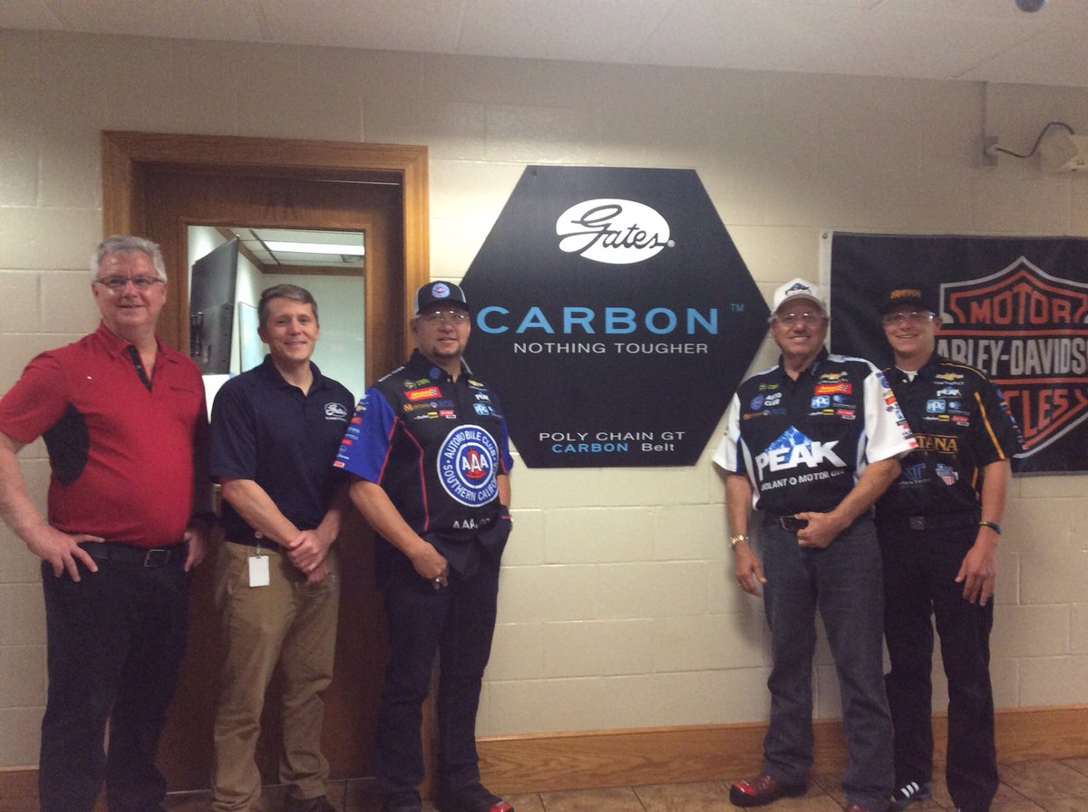 roberthight7000's tweet photo. Enjoyed a tour of the @GatesAuto plant yesterday before heading to Bristol for the @NHRA #ThunderValleyNats. We depend on their #GatesPolyChain belts to get down the race track every run. It’s always a good time when we get to see behind the scenes of a product we count on! https://t.co/GyxpVJOxzc