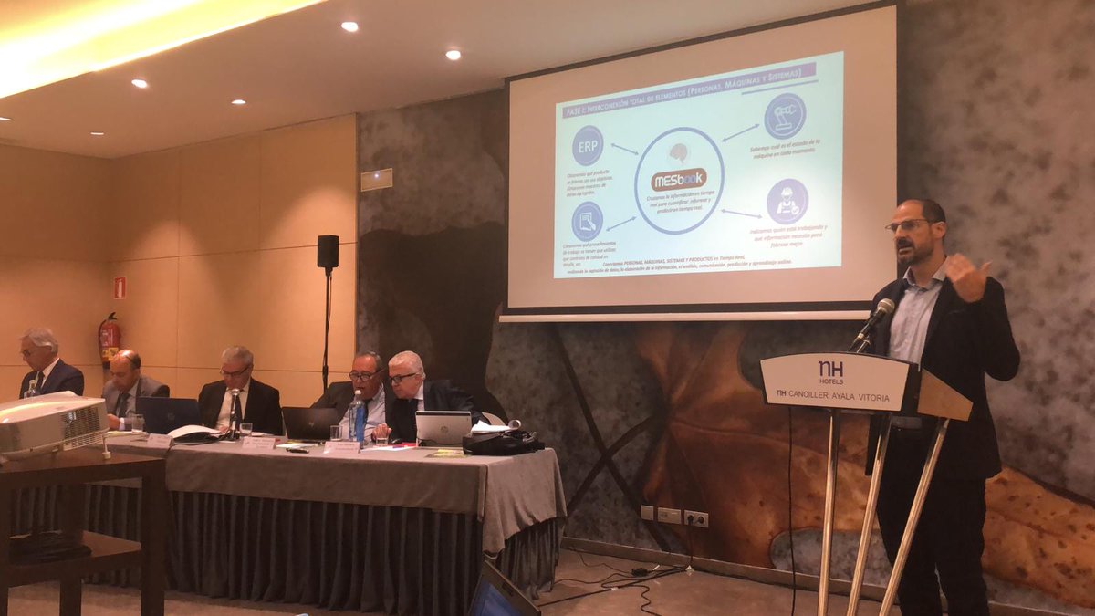 BelenPiorno's tweet photo. 🤝Colaboración con https://t.co/z1QvI9ArYM  📢hoy en su Asamblea General participan:
👉🏭Jorge García @MESbook_ 
👉🤖Álvaro Polo #AccentureIX0Center
#transormaciondigital #digitalizacion #Industria40 https://t.co/ToCy2oPzmj