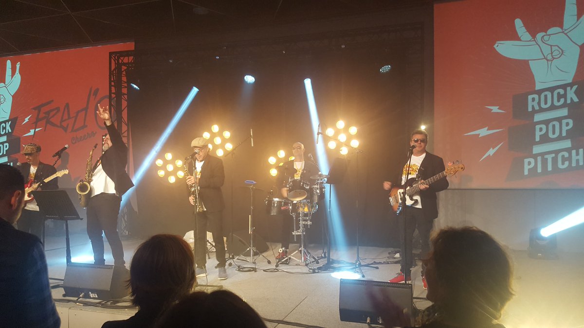 [Retour en 📷]
Hier, nous étions au #Cheers <a href="/Cheerslemvmt/">Cheers le Mouvement</a> 🍌 à <a href="/cite_echanges/">LA CITÉ des échanges</a>. Des rencontres géniales, des échanges, du partage et de l'innov'action positive 😁.
#InnovationPositive #Banane #Happiness