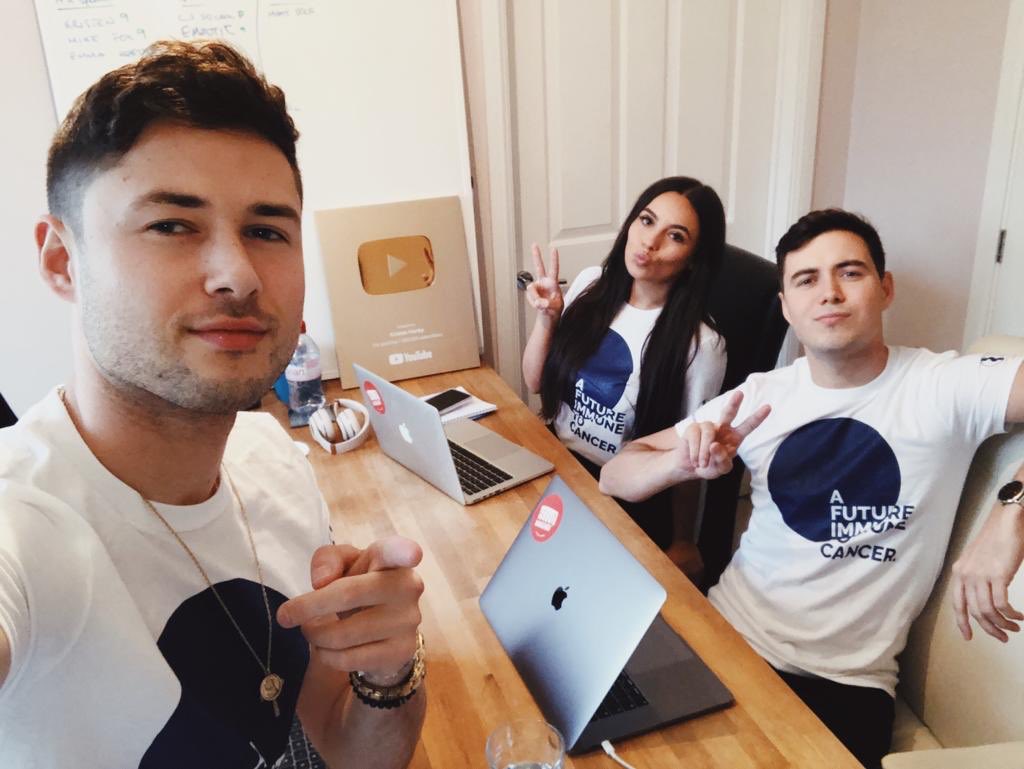 HelloMGMT's tweet photo. Spread awareness about the importance of lifesaving cancer research by wearing white today!👊🏼 #Immune2Cancer #CIM19 https://t.co/MygqdFmxD9