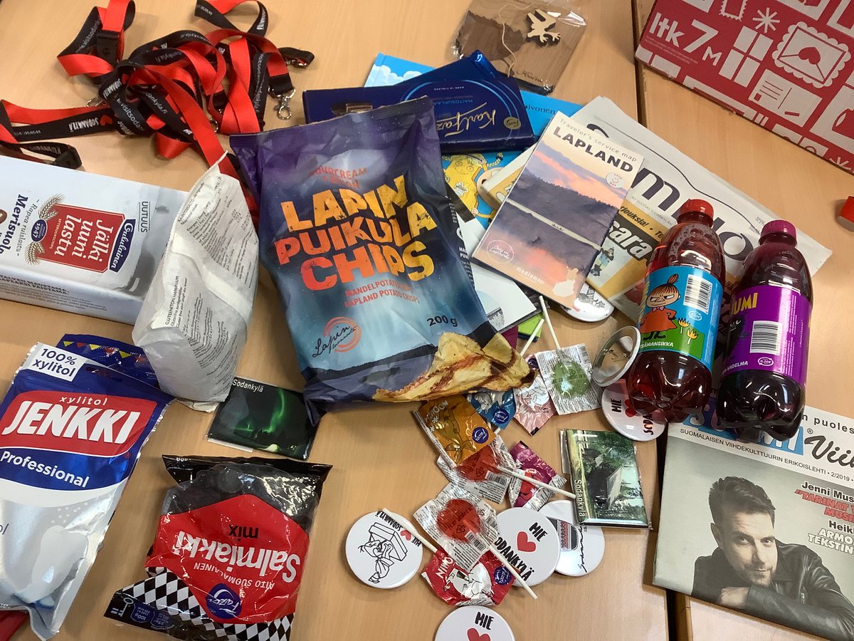 Stjoacadlib's tweet photo. An awesome care package, and note from our friends in Finland. So many Moomin lollies! https://t.co/VzpWKotfOH