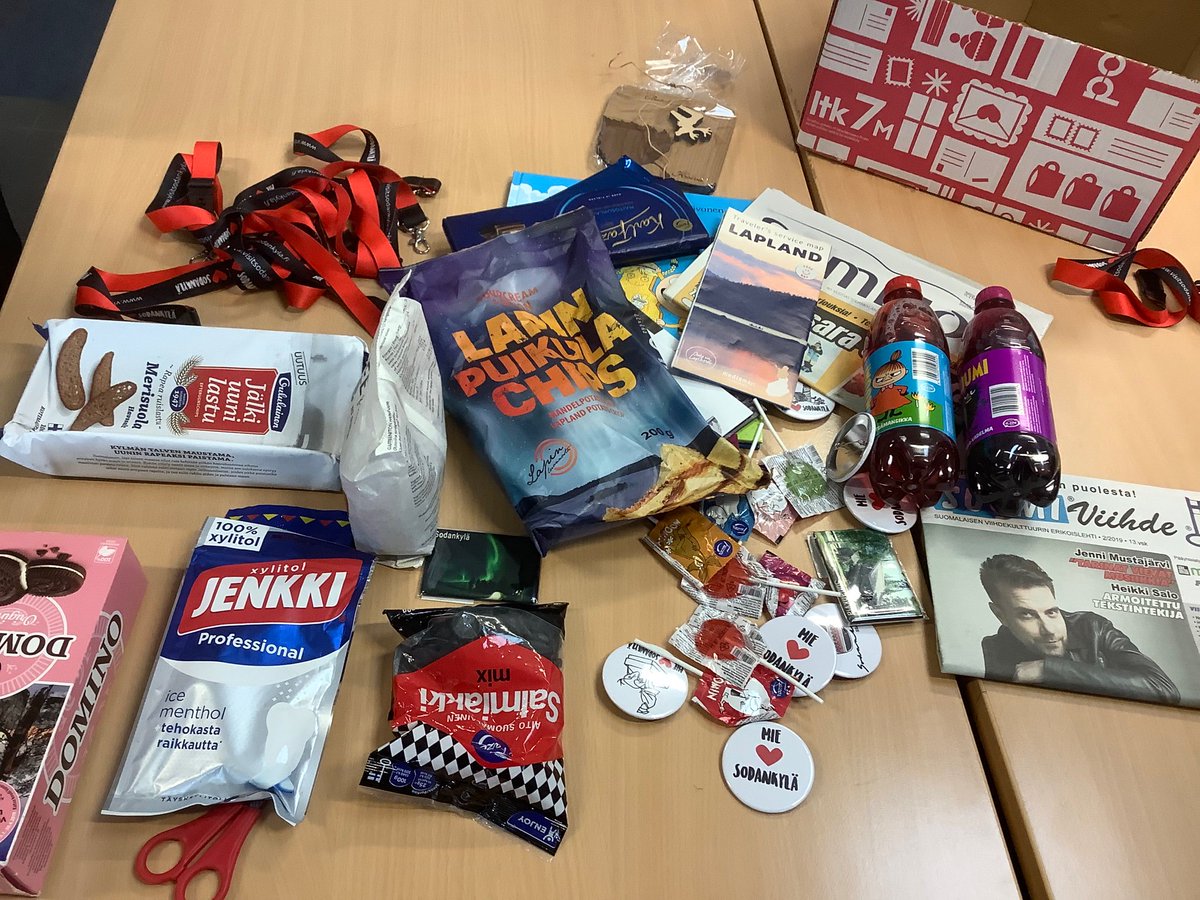 Stjoacadlib's tweet photo. An awesome care package, and note from our friends in Finland. So many Moomin lollies! https://t.co/VzpWKotfOH