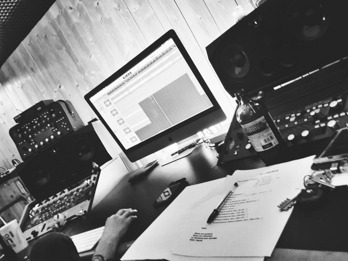 GotlandMetal's tweet image. The first week of recordings is over 🔥

Half of the guitar parts of the album are done and some bass parts too 🎸🎚️🎛️

We can't be more satisfied of ViP Studio and @_frapriolo

#gotland #gotlandmetal #metal #metalmusic #music #metalband #band #recordings #production #recording