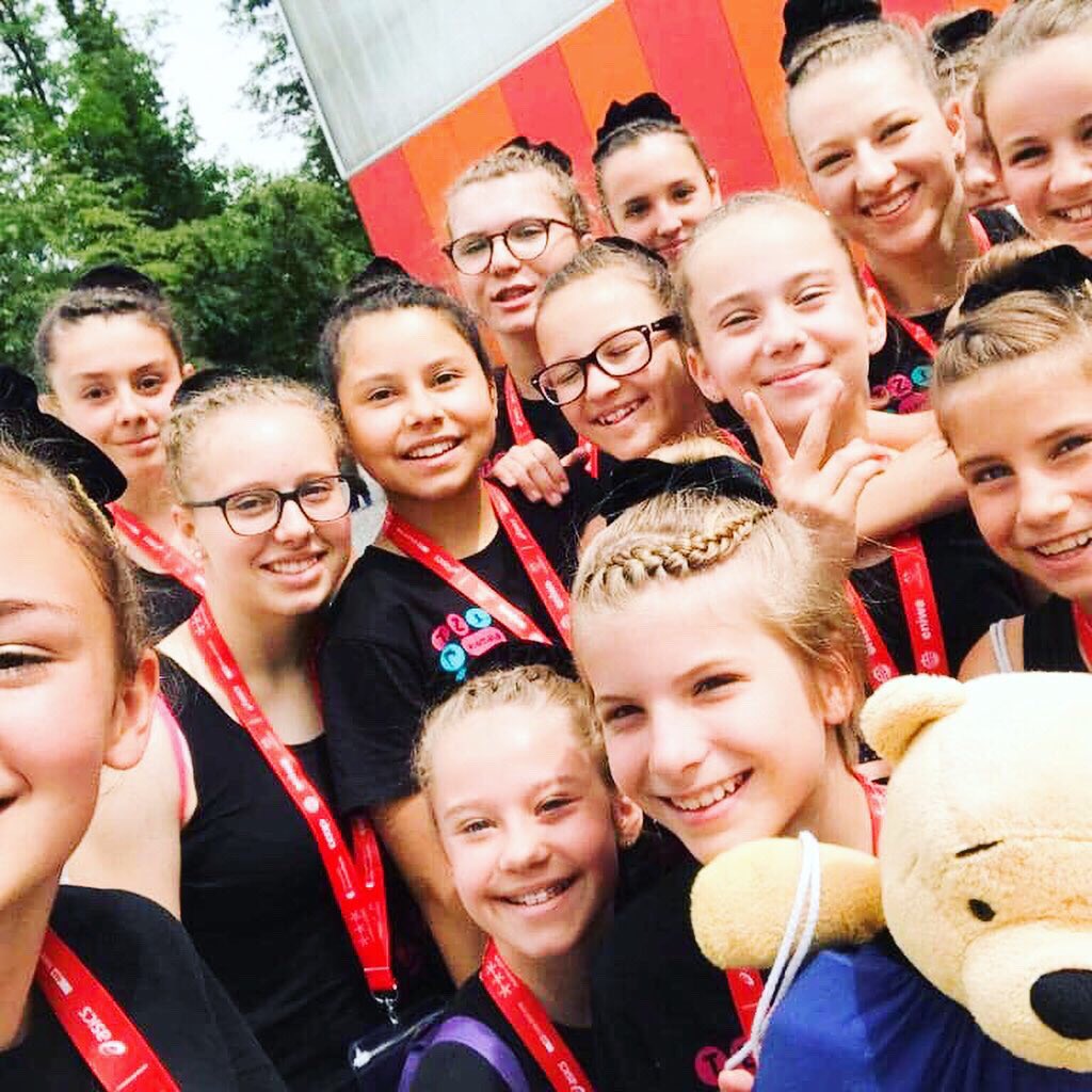 GRTurnverband's tweet photo. 9.22 in der GK Bo/SSB für das TZ Viamala im 1-teiligen Vereinswettkampf Jugend!! 🎉🎉🎉 #tolle #mädels #tzviamala #jugend #nachwuchs #jugendwettkampf #getu #gk #spitze #9+++ #turnfest #etf #Aarau2019 https://t.co/V6MLxSmcTJ