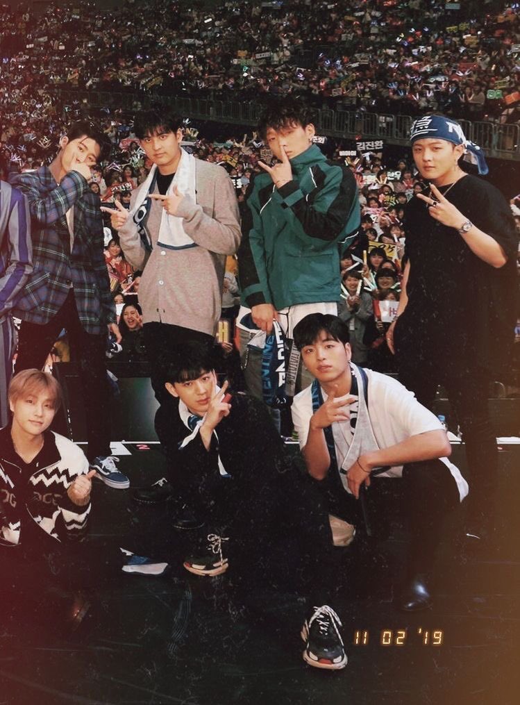KONblaq7's tweet photo. @iKOLONY_ 🎶 please remember that you may be small inside this world, but to a person like me, you are beautiful. You are everything and you are my WORLD. -iKON, Everything ✨ 

💛💛💛💛💛💛💛 
#StandWithHANBIN 
#JusticeForHanbin 
#7OGETHERWITHiKON 
#HANBINSTAYWITHUS #HanbinStayStrong https://t.co/PmeV8NLAuV