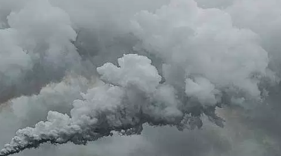 LloydMacfarlane's tweet photo. Interesting carbon stats. Canadian &amp; US citizens the highest emitters per capita - 4 times more than Chinese. 800 million cars on the planet. 35 billion barrels oil consumed &amp; 700 million die from air pollution each year. Least polluting continent? Africa. https://t.co/c4wVazCOET https://t.co/QetVKwAUEF