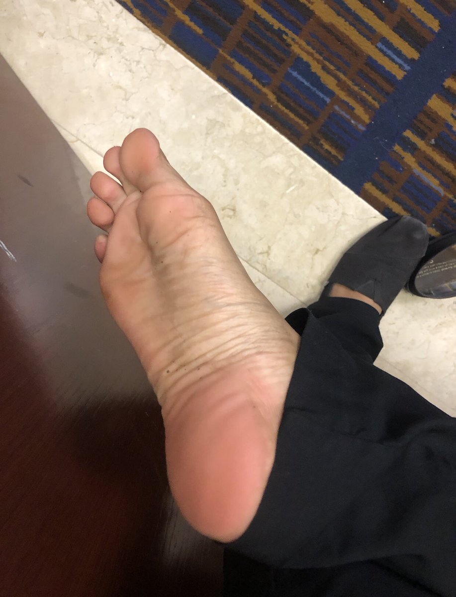paki goddess✨ on X: My early morning stinky feet. t.coueSl2W3H1k   X