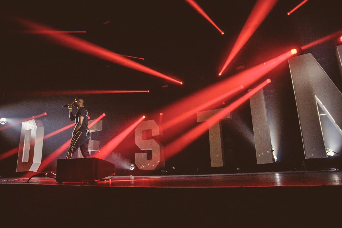 ASB_Art's tweet photo. 07.06.19
@ninhosdt au @RadiantBellevue
La première date du #DestinTour
S/o @yumaprod @DecibelsProd_
#ASBArt 📸 https://t.co/tW5NLej9N1
