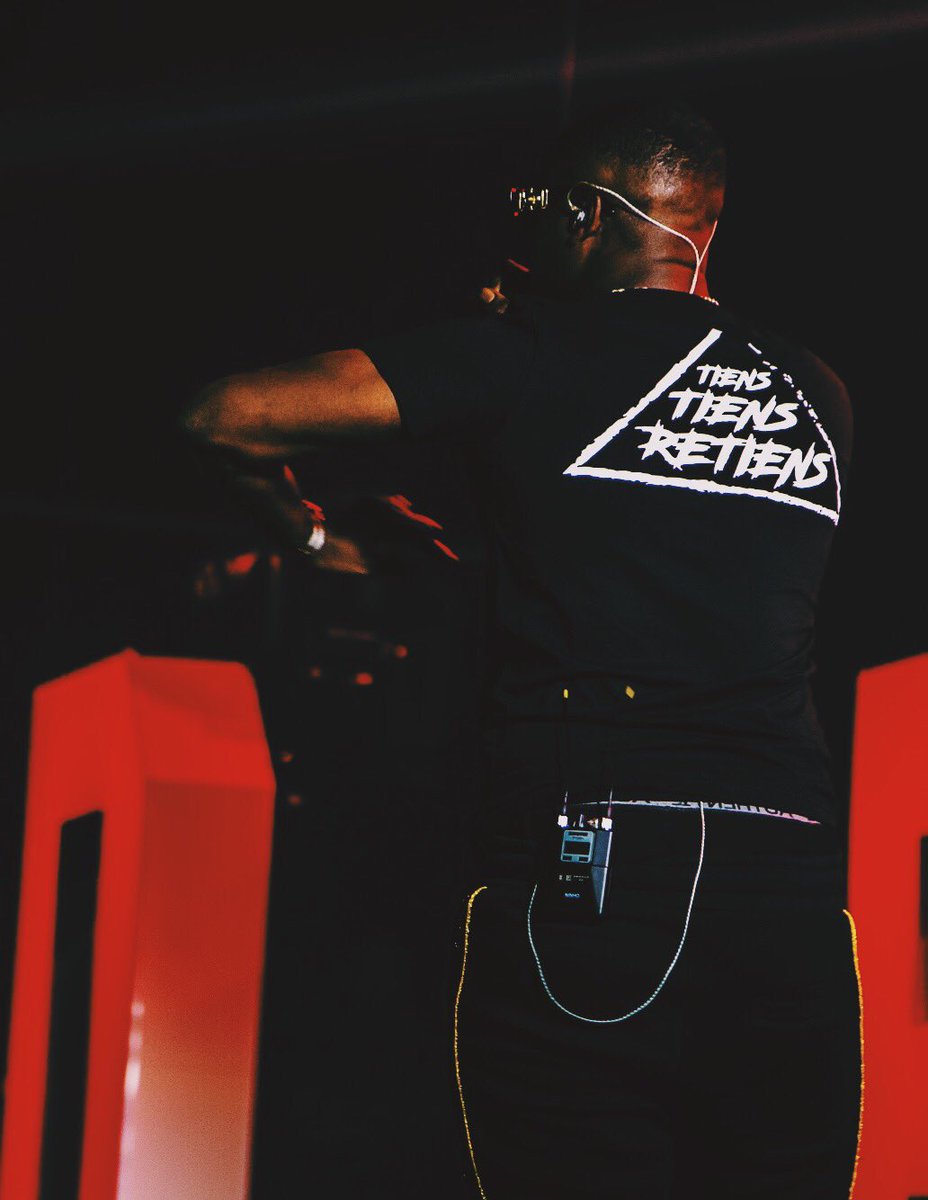 ASB_Art's tweet photo. 07.06.19
@ninhosdt au @RadiantBellevue
La première date du #DestinTour
S/o @yumaprod @DecibelsProd_
#ASBArt 📸 https://t.co/tW5NLej9N1