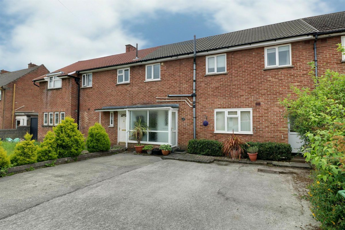 LlanishenDar's tweet photo. Move straight into this fabulous home. https://t.co/CLyCYemJLF https://t.co/kIJJCEFEVs