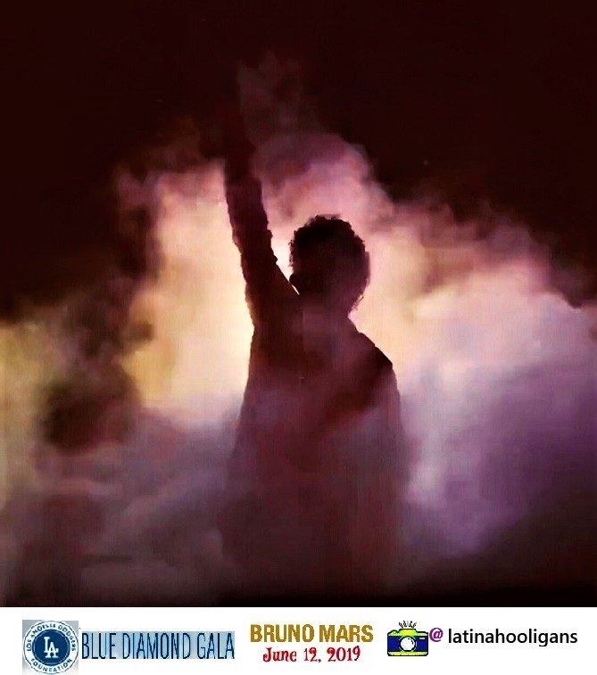 BrunoMars_Katz's tweet photo. 📢Bruno Mars Performing at 5th annual Blue Diamond Gala 6/12/19 at Dodger Stadium 🔁 #dodgersfoundation #DodgerStadium #dodgerbluediamondgala #bluediamondgala #losladodgers #katzmeow420 #BrunoMars #brunomarsfans #24kmagic #hooligans #hooliganforver #brunomarshooligans https://t.co/JxCFfeHiSc