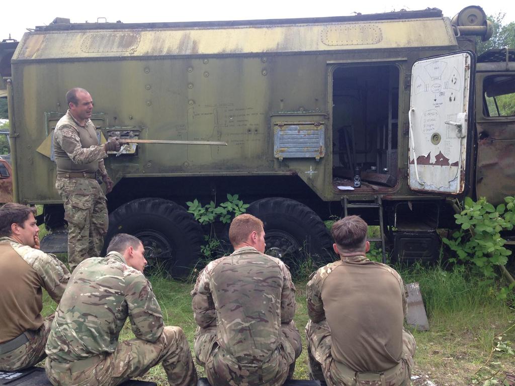 Our German hosts have very kindly let us chop up some of their old vehicles. New kit, new tasks #commandosappers #JEFtogether