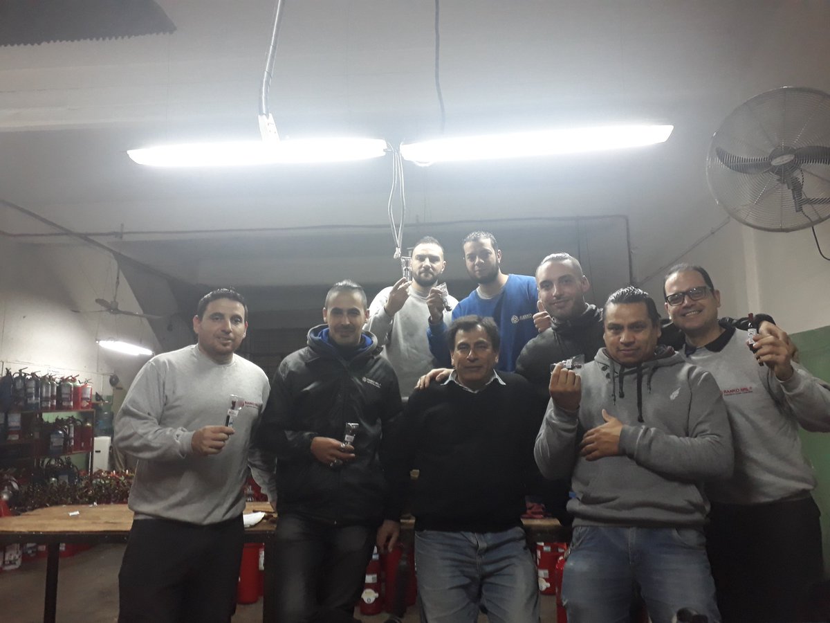 eldeividquemero's tweet photo. Regalo del dia del padre para los compañeros de Ranko srl , atentis que se viene otra sorpresa!! @yamildominguez3 @JoseMedinaSec #ElEquipoDeRamon #granatemorada #UnidosPodemos https://t.co/Fdg23rjL9Z