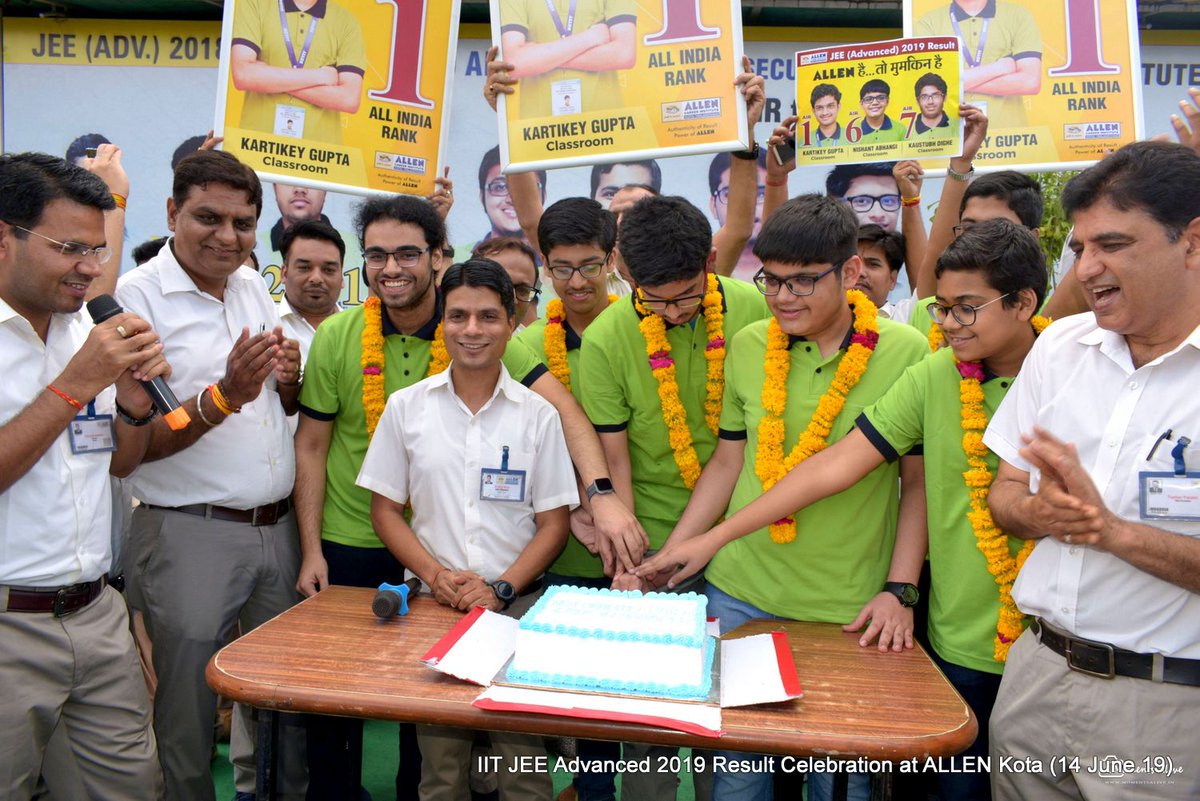 ALLENkota's tweet image. 📢 2019 belongs to ALLEN! 💪 
Grand celebration was organized to commemorate the success of AIR 1, 6 &amp;amp; 7 by ALLEN Students in #JEEAdvanced2019 Results. 
👉A cake cutting ceremony &amp;amp; press conference were also held.🎉 #ALLENHaiTohMumkinHai #KotaCoaching #ALLENKota #IITJEE