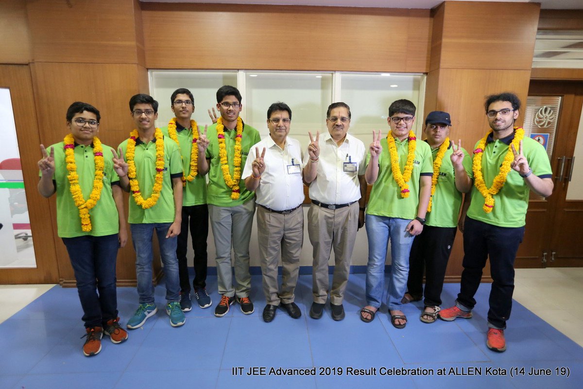 ALLENkota's tweet image. 📢 2019 belongs to ALLEN! 💪 
Grand celebration was organized to commemorate the success of AIR 1, 6 &amp;amp; 7 by ALLEN Students in #JEEAdvanced2019 Results. 
👉A cake cutting ceremony &amp;amp; press conference were also held.🎉 #ALLENHaiTohMumkinHai #KotaCoaching #ALLENKota #IITJEE