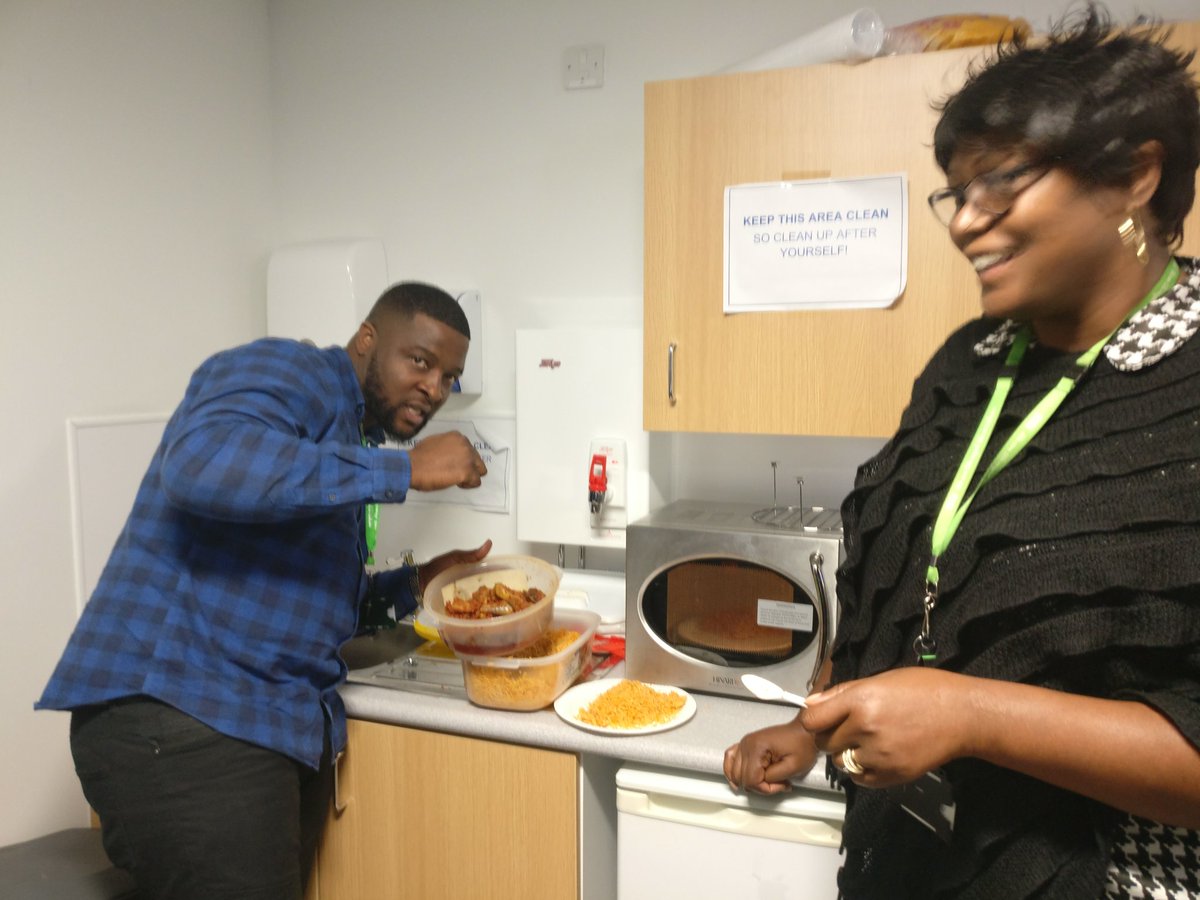 purpleola's tweet image. Welcome to the 8th floor, Wardown and Stockwood CMHTs #temporaryhome #jollof #enjoyingwork @NHS_ELFT