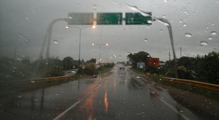 DiarioImpulso's tweet photo. #SanLuis MANEJÁ CON PRECAUCIÓN, NIEBLA, LLOVIZNAS Y ASFALTO MOJADO EN LAS RUTAS https://t.co/ciclT6pyyv https://t.co/7HYpWDYoM2