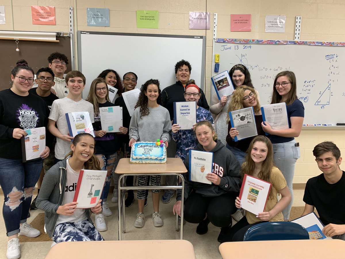 china93doll's tweet photo. Another crew of pre-pre-service teachers is ready for their next step! So proud of you all and your excitement for the work of teaching! @MWHS_English #ExploringTeaching https://t.co/crzVr2fLyO