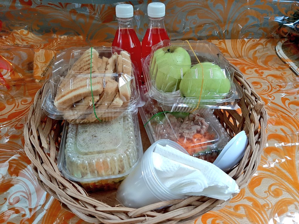 nuels_foodzone's tweet photo. Our mini package for a client child's birthday celebration this afternoon.
.
.
#lunchbasket #lunchpackage https://t.co/WbOnJk5diL