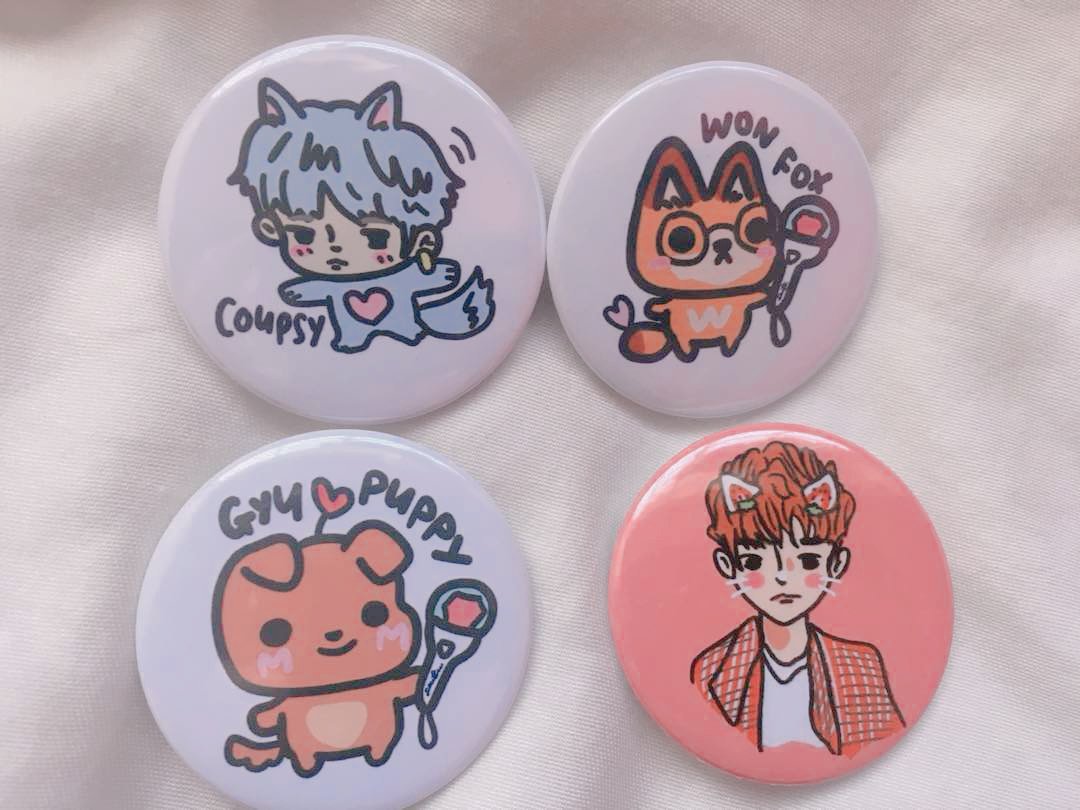 MySanoh's tweet photo. Hello! :D We're back after a long time 😂
We'll be selling our fankits at cupsleeve event #PRINCES_OF_GEMINI this Saturday which is tomorrow 🎉 Time will be announced tomorrow as we'll walk around for a bit ✨ do drop by at Chizu @ Nu Sentral 💎💕
#seventeen #cupsleeve #svtfanart https://t.co/jFpqCBIoVq